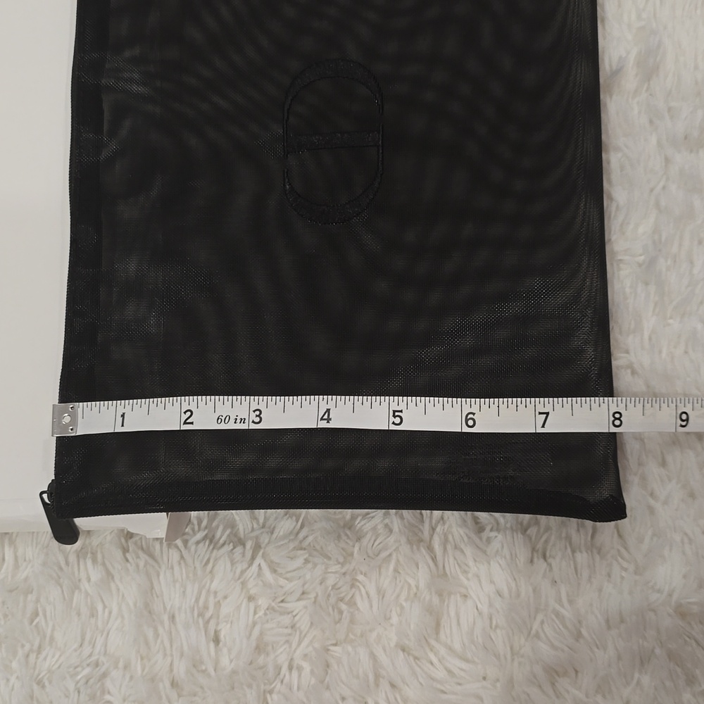 Dior Travel Mesh Bag Makeup - Picture 5 of 6